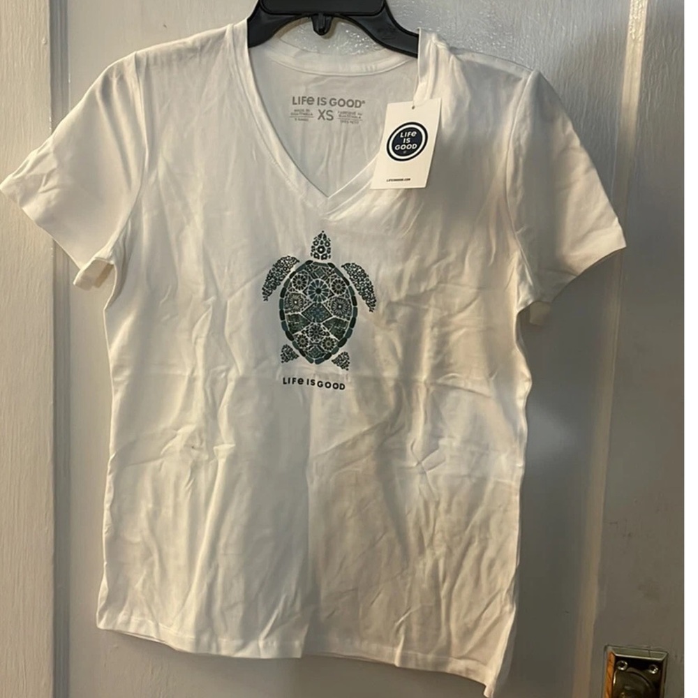 NWT Women's Life is Good turtle 🐢 mosaic ss tee class.
